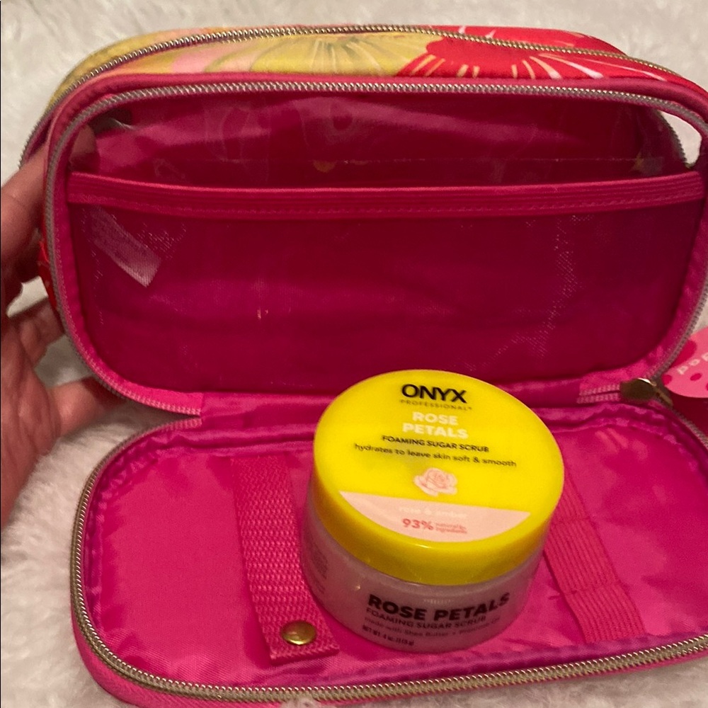 Onyx Rose Petals Sugar Scrub with Pink Travel Case